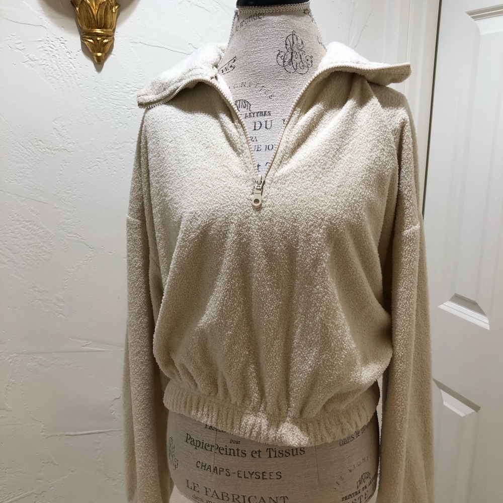 Nice, cozy fleece pullover from Urban Outfitters